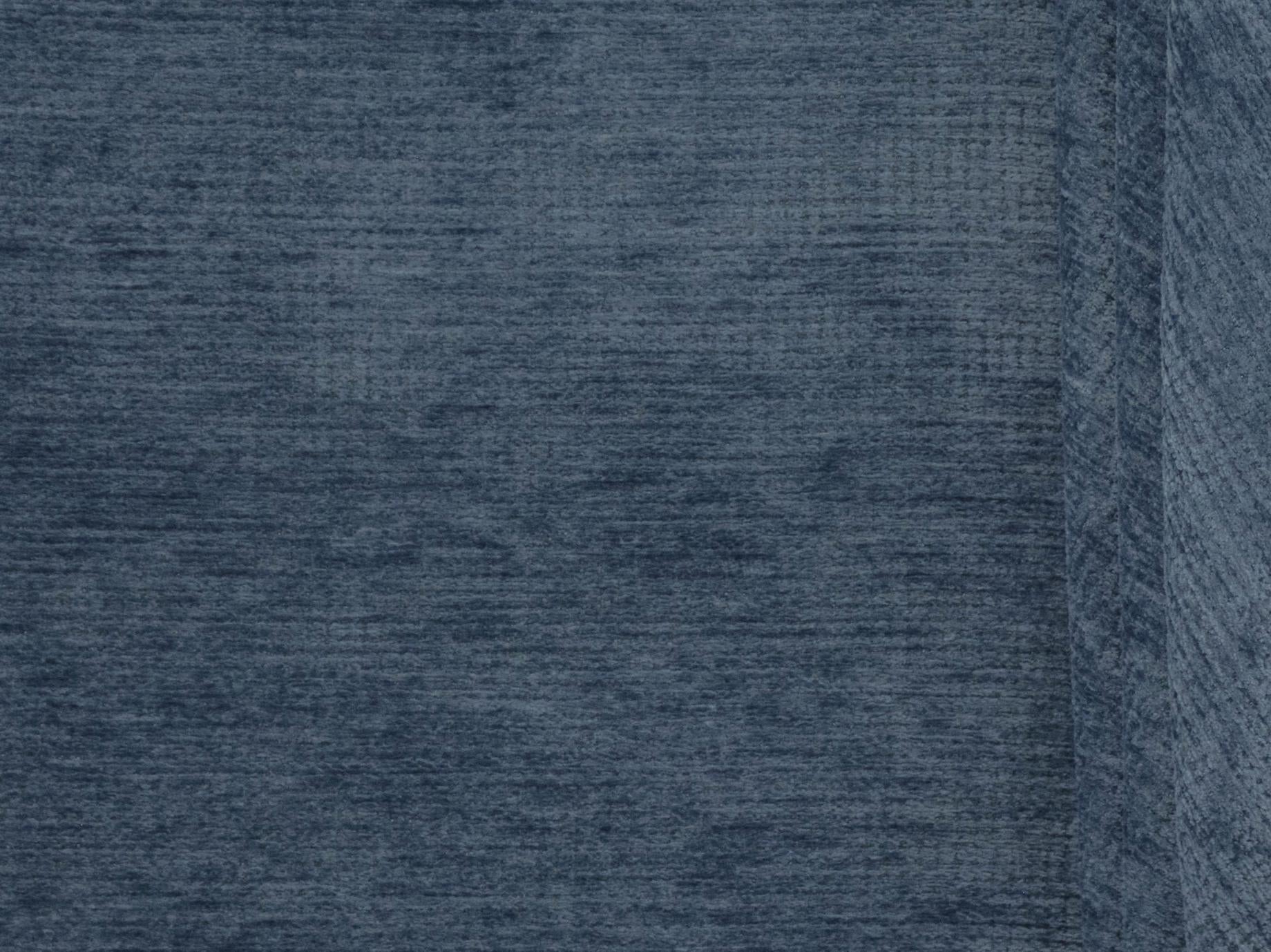 145cm Winters Solace Collection UP579-4